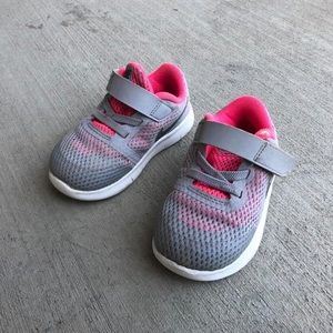 Toddler Nike’s Size 6